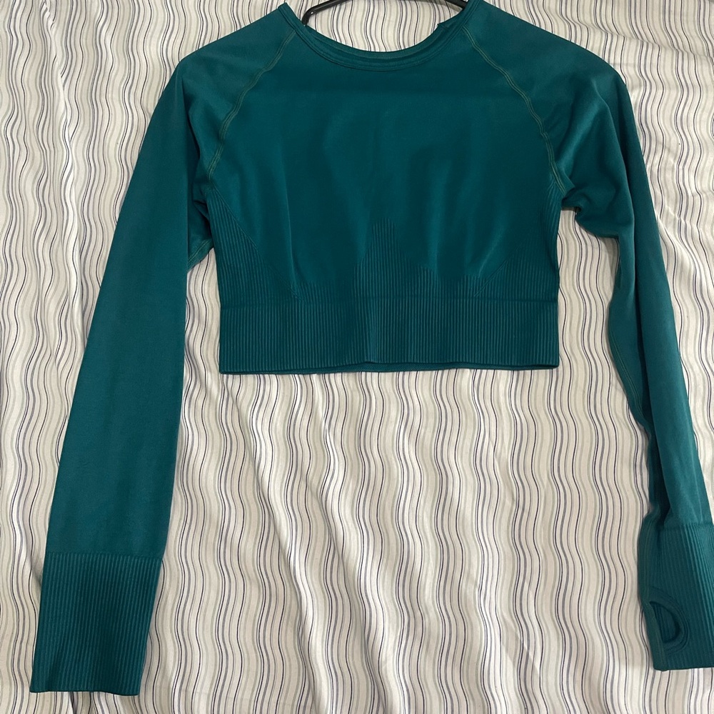 Omg sleeve crop